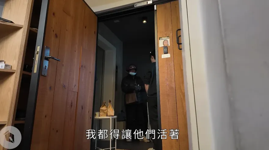 影/博恩送5萬小費！釣出退役墜海飛官悲催故事　他：我每一毛錢都要賺