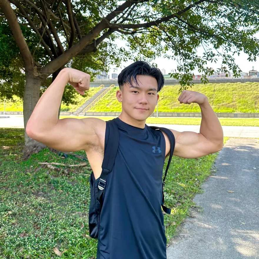 25歲鮮肉網紅走路背痛難動彈！就醫竟是「膏肓神經受損」
