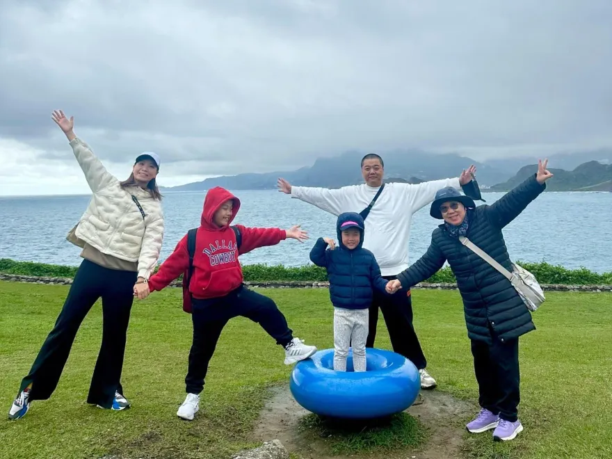 《少林足球》六師弟林子聰現身台灣！到龍山寺求子成功「全家來還願」
