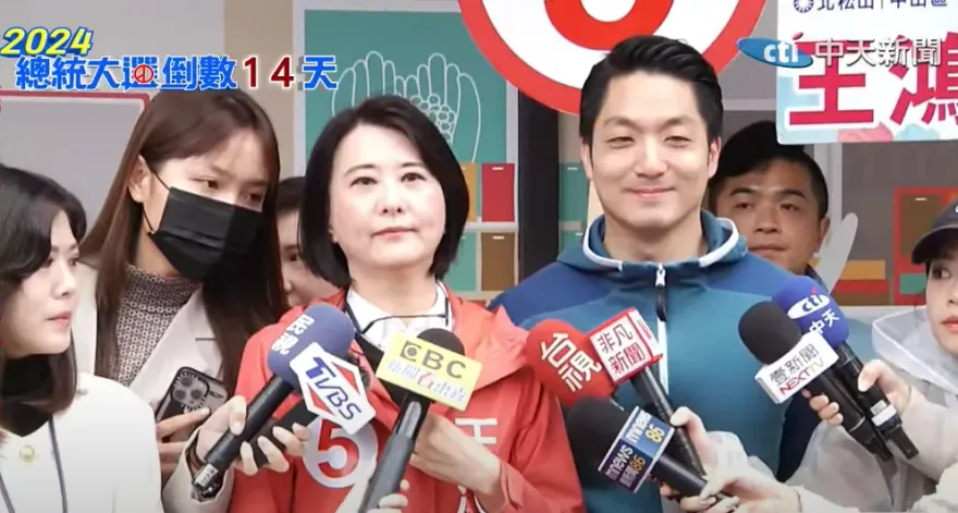 影/競選看板違建拆除影片曝光！ 王鴻薇：不會像賴皮寮「賴著不拆」