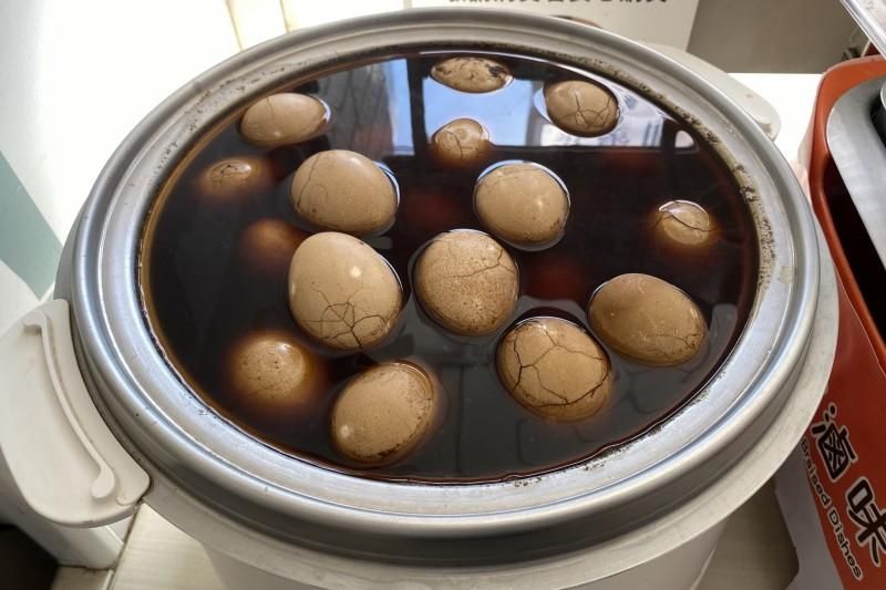 一盒雞蛋賣百元「茶葉蛋卻9元」？　內行人曝超商「心機賺法」