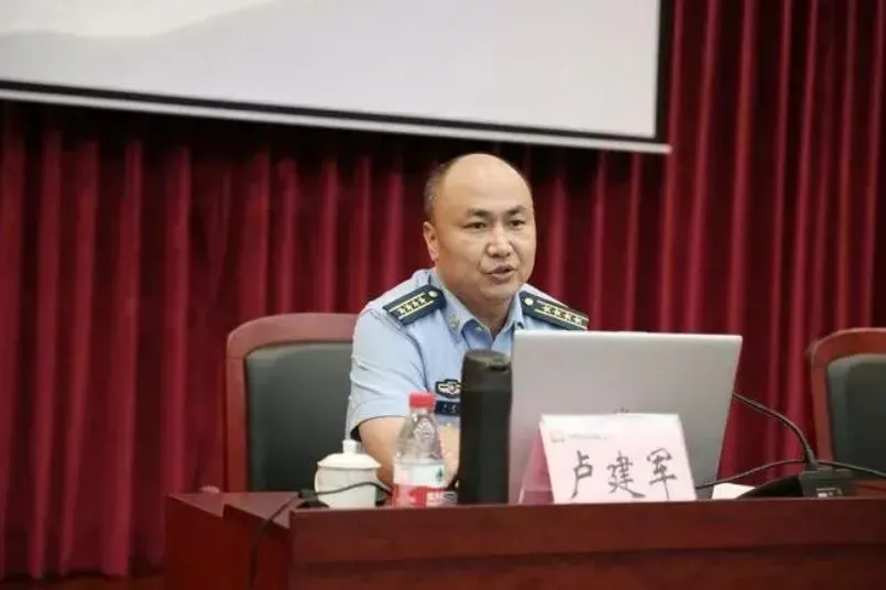 殲-10戰鬥機飛行員掌東莞副市長　曾9500米高空遇「座艙蓋爆破」