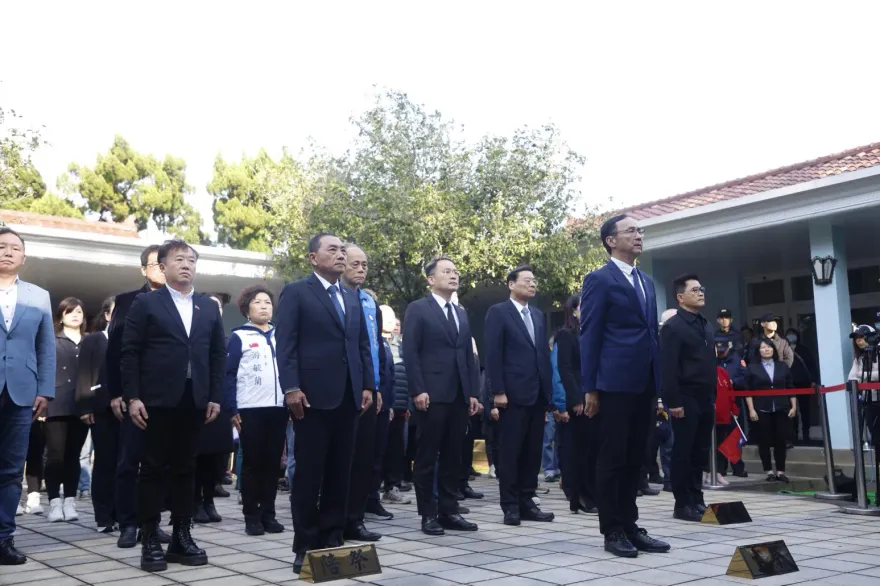 國民黨元旦大溪謁陵   朱立倫：蔣經國絕不接受「這樣的人」領導中華民國