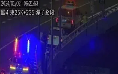 快訊/國道４號潭子段男子車停國道　「離奇墜橋」命危送醫