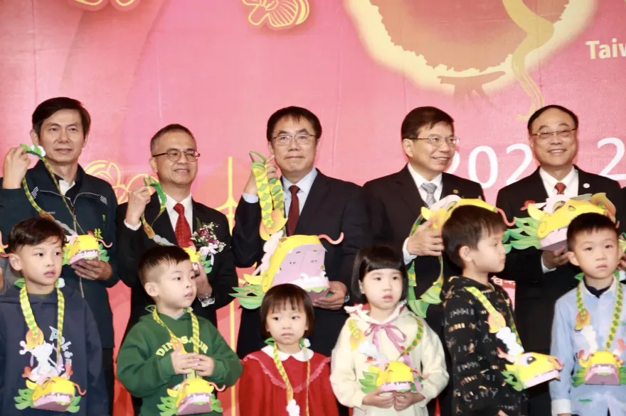 「2024台灣燈會」主燈「龍來台灣」造型發表　王國材與黃偉哲邀全國民眾到臺南賞燈
