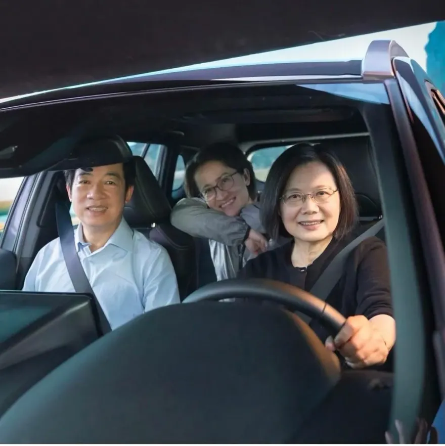 分析綠營《在路上》廣告　沈富雄揭蔡賴對話藏蹊蹺