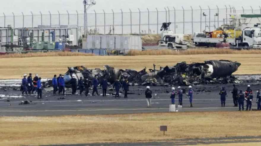 影/羽田機場2機相撞！日航機師：降落時根本沒看到跑道上有海保機