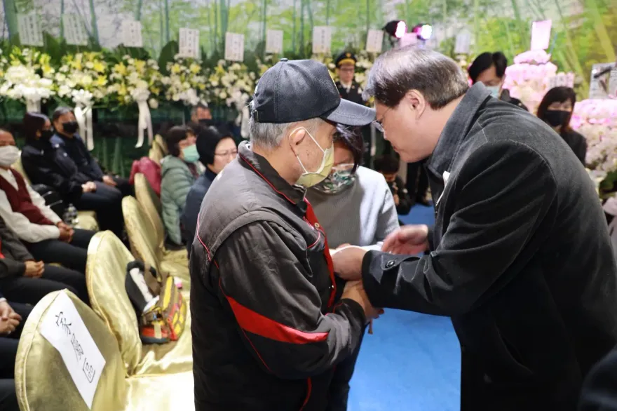 影/勇消游尚樺今告別式頒褒揚令　同袍追思片超催淚、老父忍悲不捨