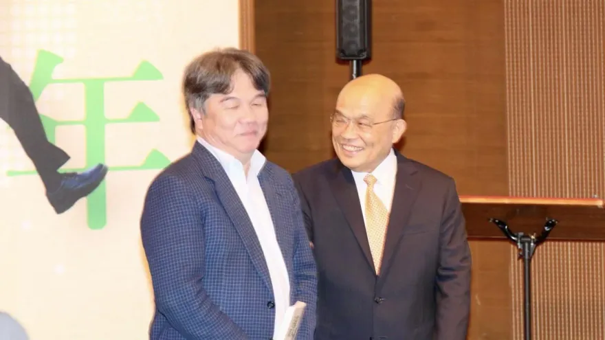 拖了6天！公布合約高端同意了？　王必勝這樣回應
