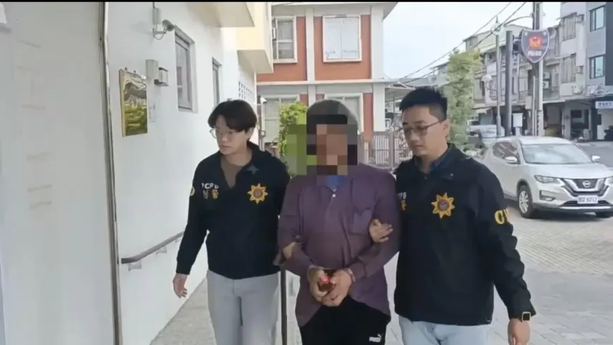影/笨賊異想天開！郵局劫財卻偷走寂寞　經理抓包竟揪一起搶