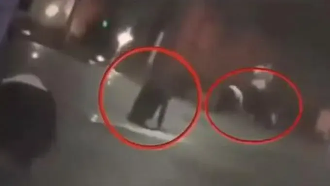 影/貞子出沒？多人夜間街頭爬行嚇壞路人　涉事公司「一句話」解釋惹怒全網