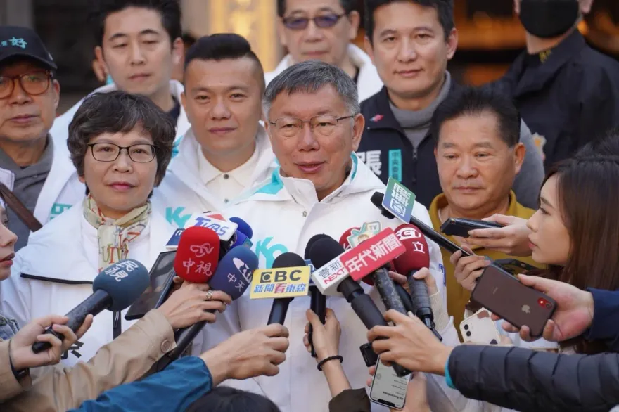 陳時中說高端合約封存是造謠　柯文哲回嗆：講到這我就火氣大！