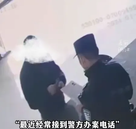 不信自己是逃犯！男子接警通緝電話以為遇詐騙　到派出所查證當場被逮