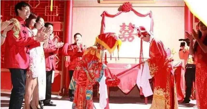 醫院顧病妻卻「夢到婚禮」！新娘還不是老婆　網嚇傻：那裡曾是夜總會