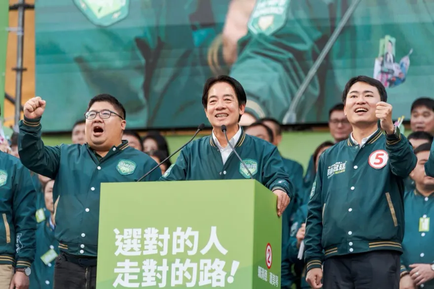 高端疫苗合約遲未公布 　侯辦再追問：敢公布EUA二期審查的資料嗎？