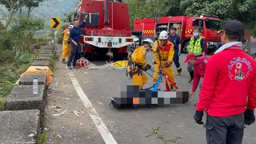 影/原因曝光！阿里山公路車墜坡　父帶子求救途中摔死「獨留6歲兒」