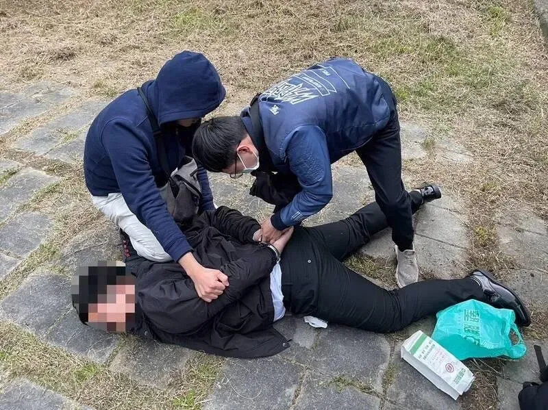 假投資真詐騙！基隆男上臉書「買股夢碎」　痛失400萬 報警逮車手