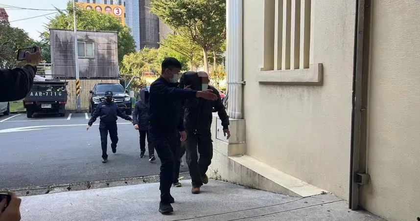 三重警自戕身亡今早相驗「子彈穿左胸」　父母見兒遺體心碎淚崩