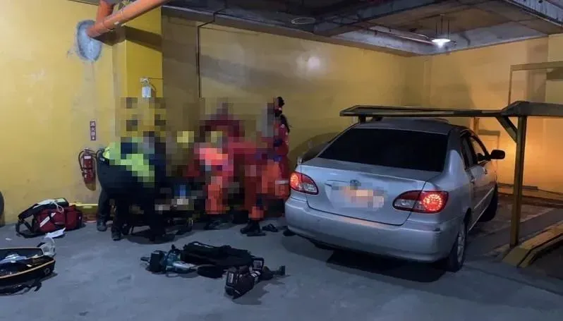 台中二寶媽慘遭機械車位夾死！昨天帶孩子看可愛貓狗成「最後回憶」