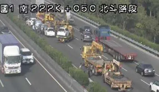 快訊/國道1號北上221.7K「7車追撞」占內線車道　後方回堵4公里