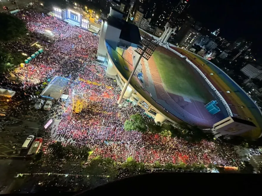 影/侯友宜選前之夜「空拍圖」太震撼！韓國瑜率藍營大咖集結　超狂人數曝光