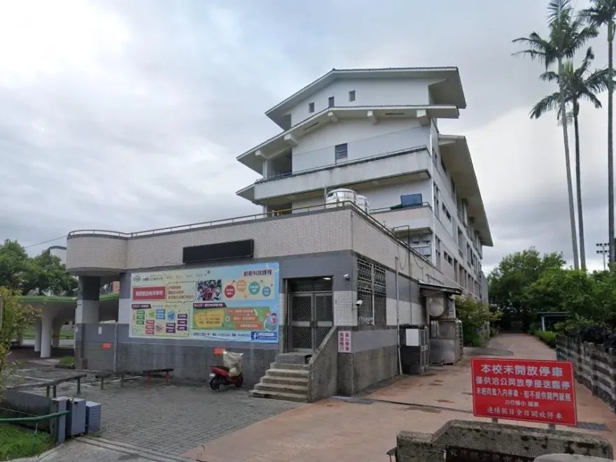 快訊/換選務人員出包？宜蘭爆投開票所竟要民眾「戴口罩才能投票」