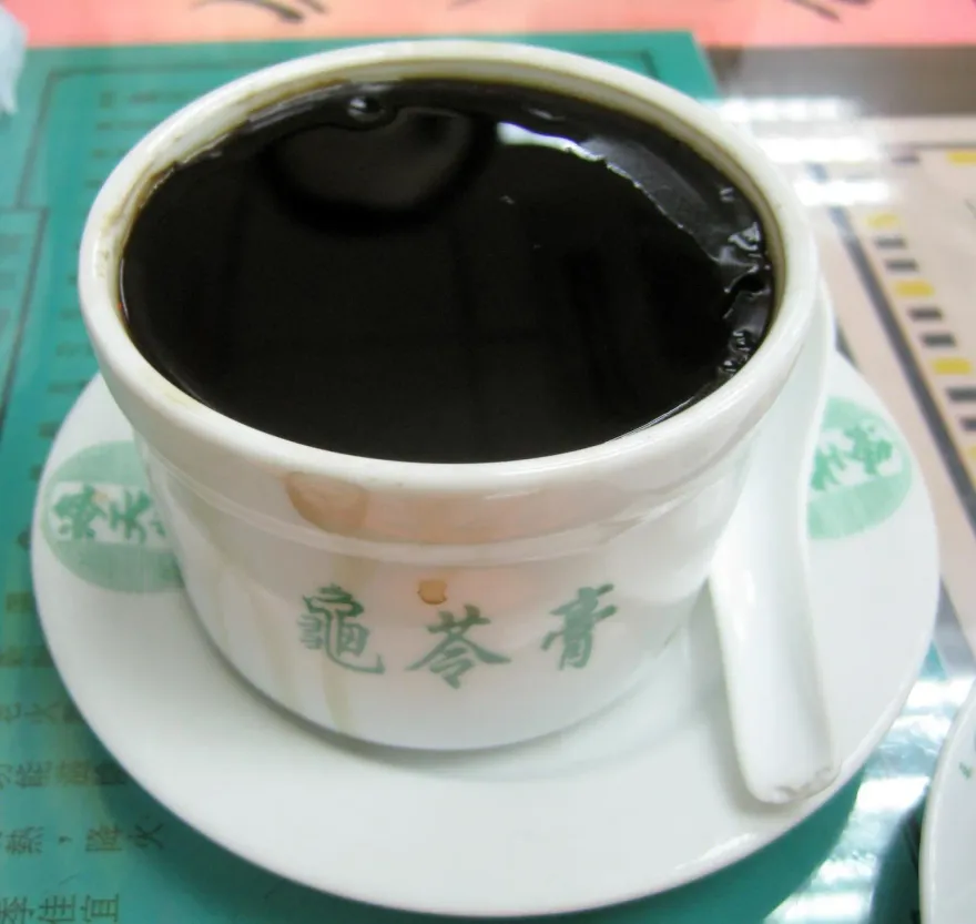 龜苓膏別亂吃！滋陰補腎、解毒除濕功效多　中醫示警「3類人」勿碰