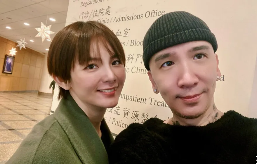 才剛辦完婚禮！作家H震撼宣布分手⋯導火線曝光　自嘲「演猴戲」