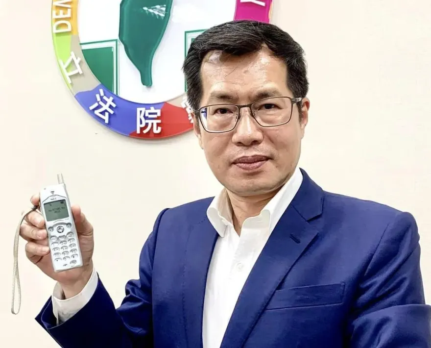 接連被爆不雅片、錄音檔風波　羅致政連任落馬！宣布敗選
