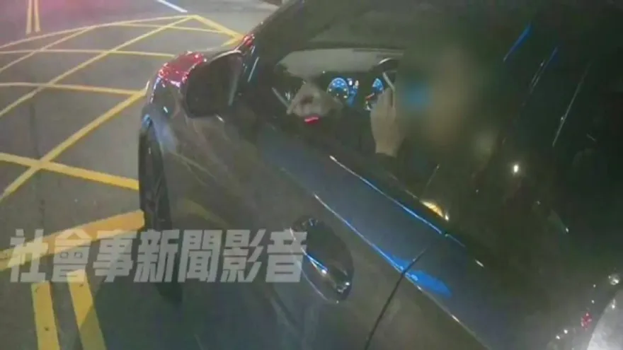 影/不爽被彈菸灰！桃園騎士勸阻抽菸駕駛爆口角　PO網檢舉：回家吃罰單吧！