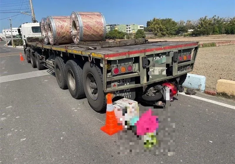 快訊/剛買完菜！彰化花壇74歲婦遭拖板車倒車撞擊「爆血慘死」