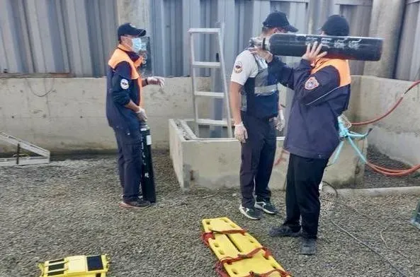 快訊/工安意外！高雄2工人沼氣中毒受困汙水槽　現場心肺停止1人恢復心跳