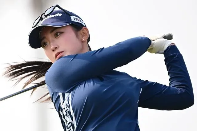 曠世容顏！18歲高球妹電眼勾魂　清本美波下半身力量絕對自信