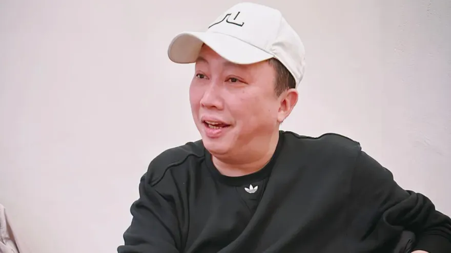趙正平下跪求婚了！認55歲再婚「小22歲空姐女友」　霸氣喊：財產、房子都她的