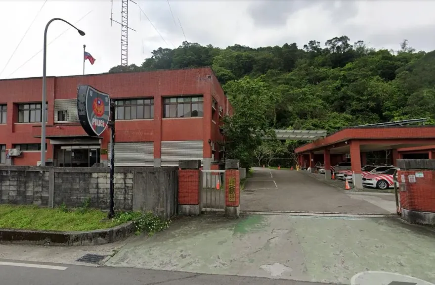 快訊/新北30歲國道警陳屍「待勤室廁所」　疑感情因素執勤中舉槍自戕