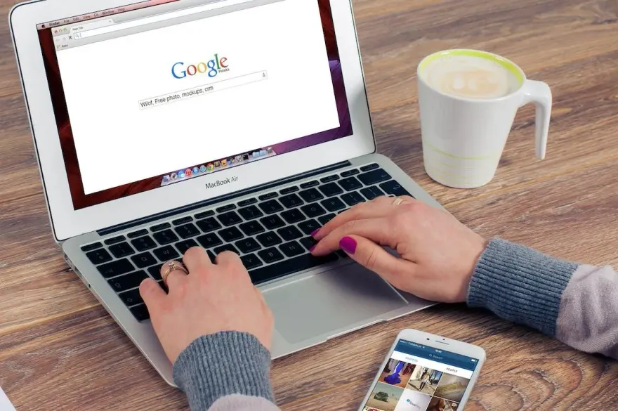 Google「神級新功能」問世！螢幕畫圈秒搜尋　1/31正式上線