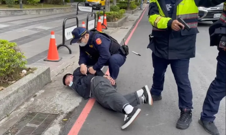 影/蘆洲警模擬銀行開槍搶案　演練畫面太逼真路人險報警