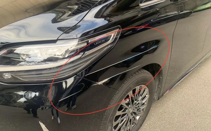 快訊/藝人小馬凌志LM停路邊遭撞　肇事車肇逃警方說話了