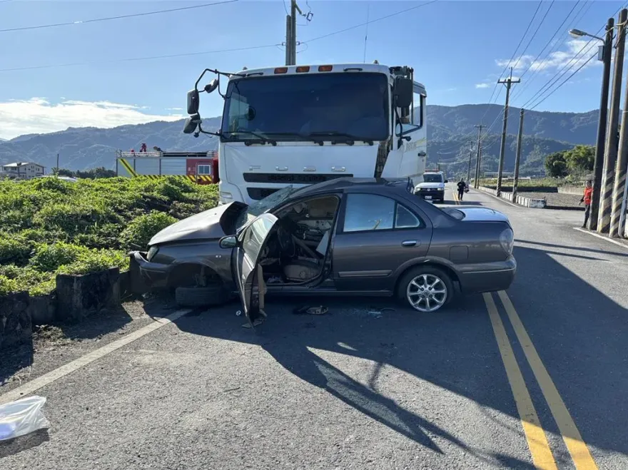 快訊/宜蘭82歲翁駕車對撞砂石車不治　竟是連任8屆老村長