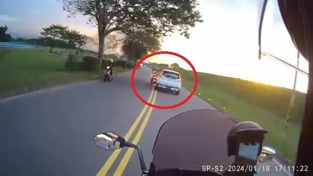 影/女三寶逆向超車擦撞休旅車！下秒直奔草原「田中站」　幸僅受輕傷