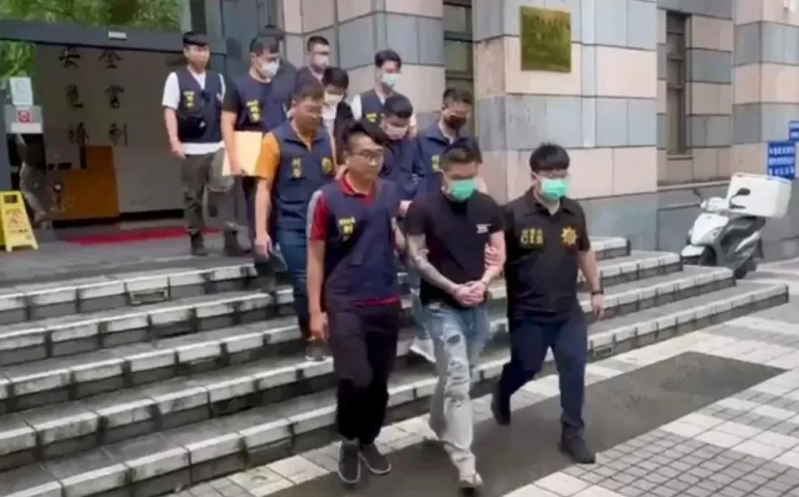 影/假幣商勾結海外詐騙集團　半年海削2億警逮11人