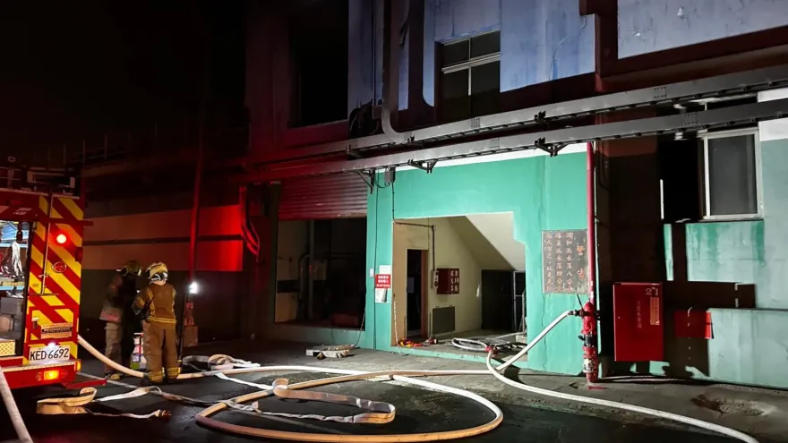 快訊/台南善化啤酒廠遭祝融！2樓配電盤箱起火　警消急趕抵打火半小時撲滅