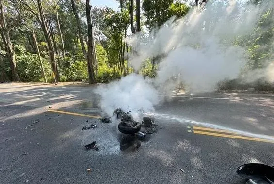 快訊/台南柳營「機車對撞轎車」陷火海　24歲男搶救不治