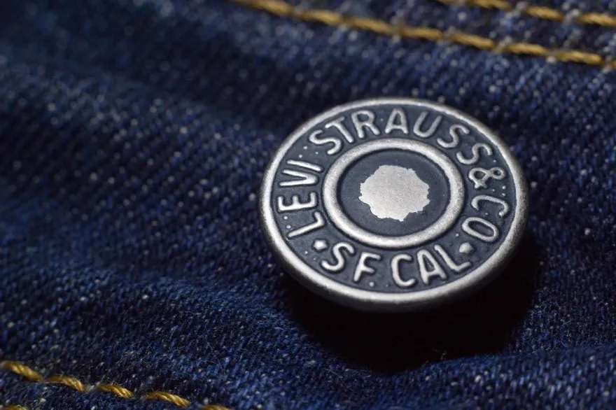 Levi’s預測2024銷售疲軟　宣布上半年裁員全球10%至15%員工