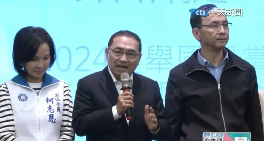 到高雄謝票！支持者突倒地　侯友宜連忙中斷致詞跳下台關心