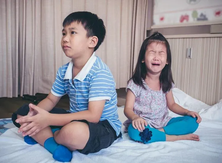 孩子「鬧情緒」別輕忽！心理師教「3招」訓練高EQ表達並解決情緒