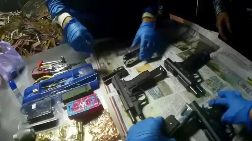 影/高雄砂石車變行動軍火庫！後座起出改造槍「玩具店買的」