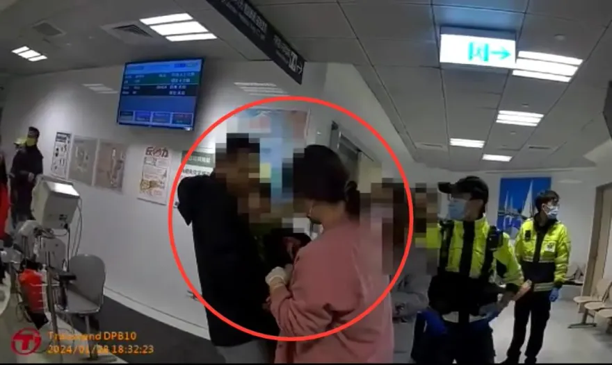 影/新北7歲童癲癇發作父母攔嘸車　警車鳴笛護送及時助送醫