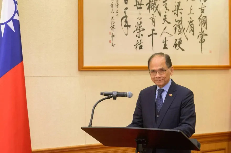韓國瑜當選立法院長！游錫堃宣布辭立委　綠委失望轟：民眾黨已淪落為小藍