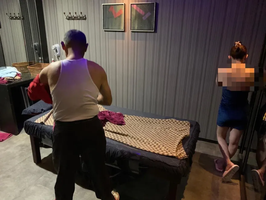 高雄重量級粉味護膚店被抄！E杯服務生艷名遠播　老外出差來台也忍不住